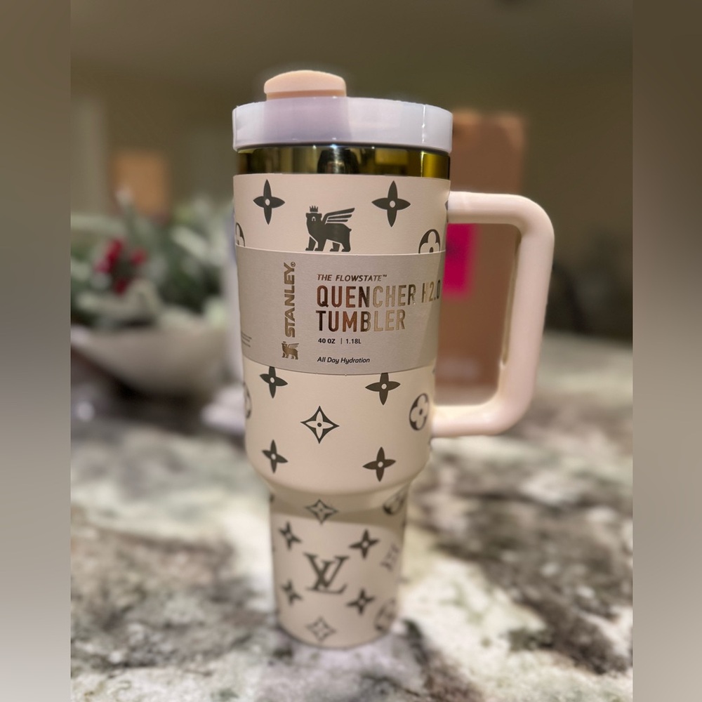 Fashion plated tumbler Stanley